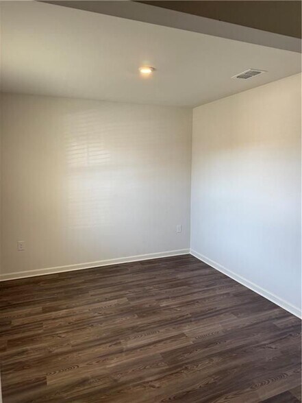 Building Photo - 530 Pemberton St