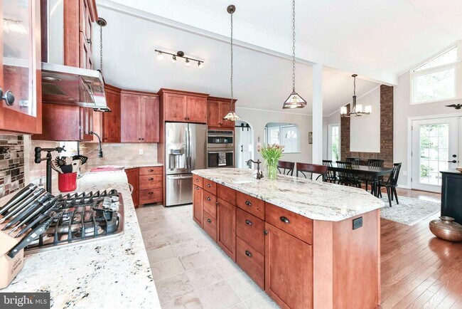 Building Photo - 7635 Bland Dr