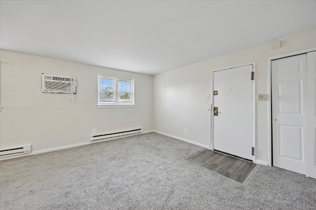 Building Photo - 13659 Philmont Ave
