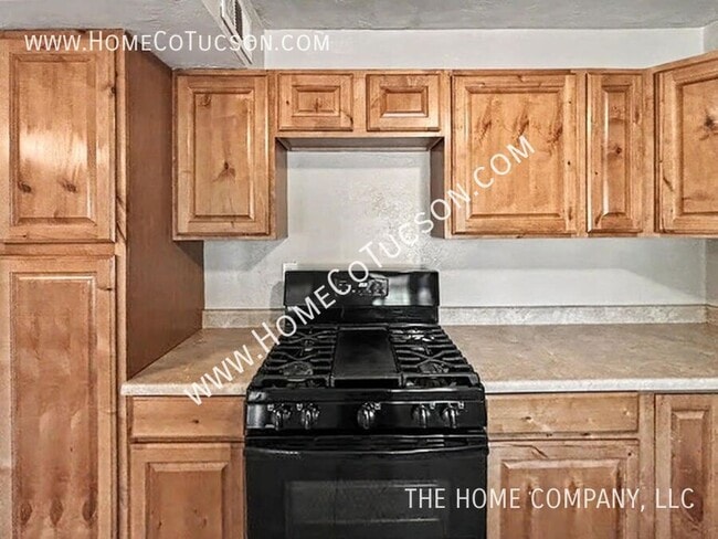 Building Photo - 410 W Calle Antonia