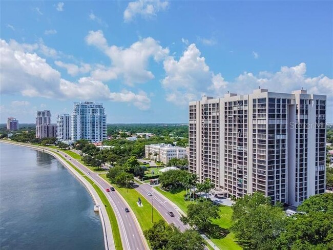Building Photo - 3301 Bayshore Blvd