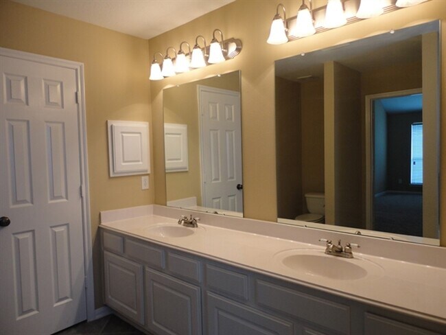 Building Photo - 11107 Lori Falls Ct