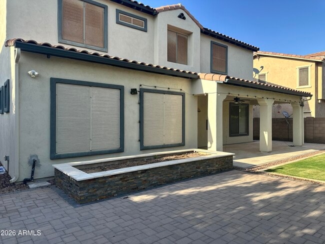 Building Photo - 419 W Balsam Dr