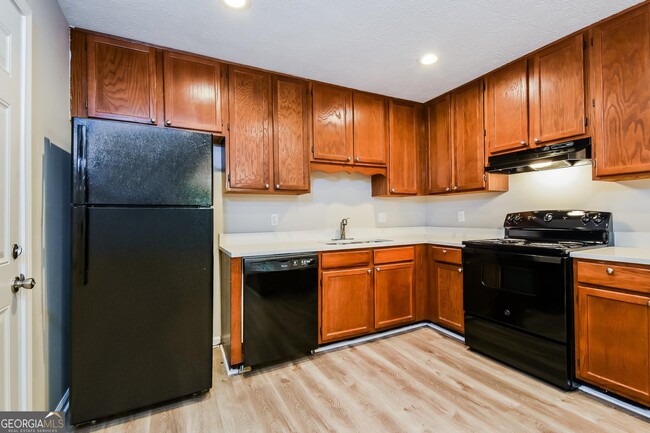 Building Photo - 479 Mill Ln
