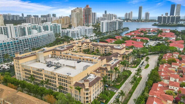 Building Photo - 3001 NE 185th St