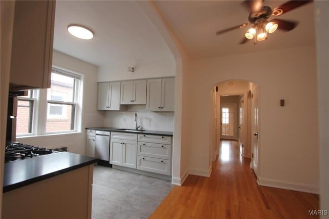 Building Photo - 3963-3965 Fillmore St