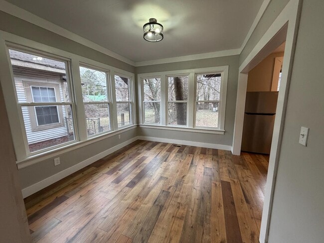 Building Photo - 123 Division Ave