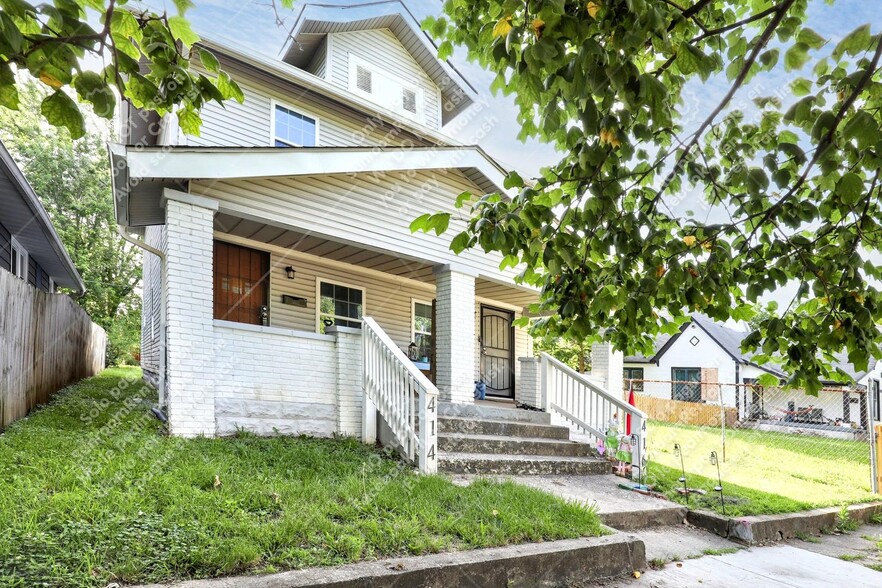Primary Photo - 414 N Temple Ave