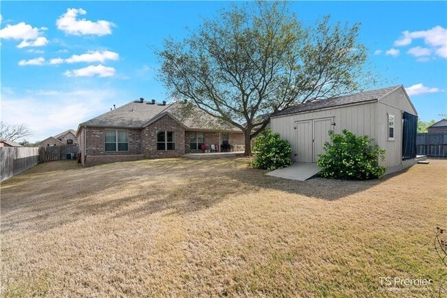 Building Photo - 202 Pebble Beach Dr