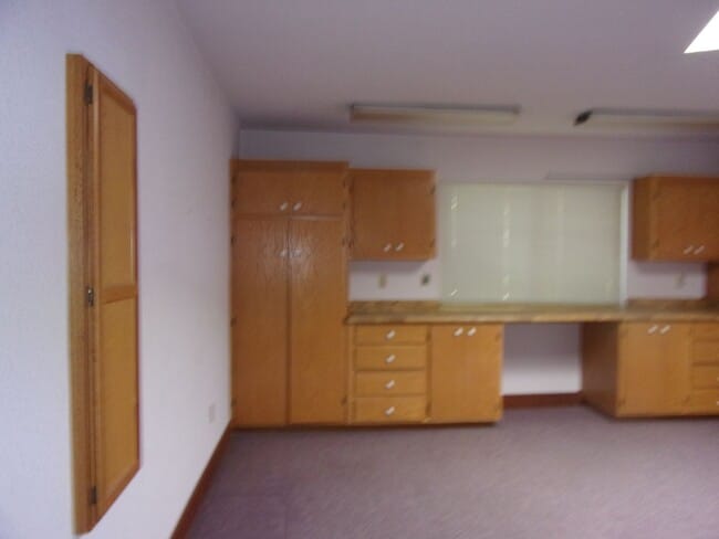 Building Photo - 718 Linwood St