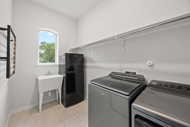 Building Photo - 2124 Cotton Farm Trl