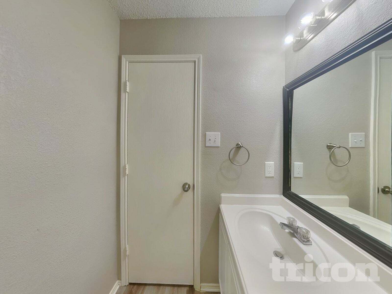 Building Photo - 2520 Ensenada Ln