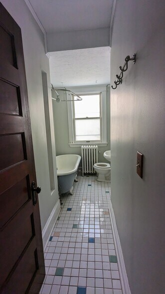 Building Photo - 3017 Knox Ave S