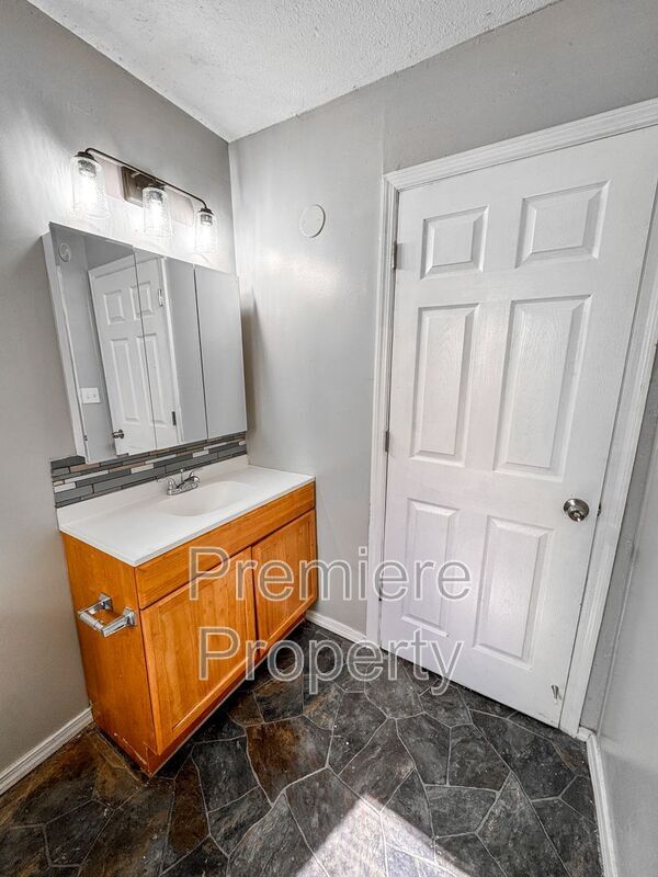 Building Photo - 5141 Booth Ave