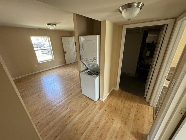 Building Photo - 601 Honeysuckle Ln