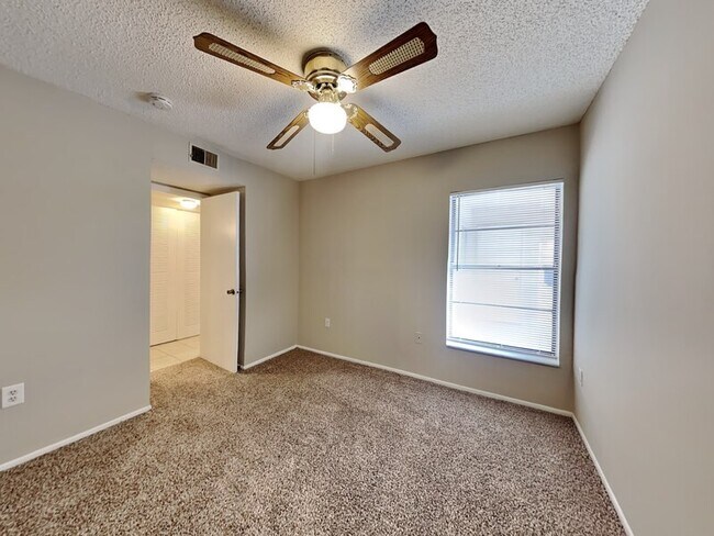 Building Photo - 1054 Lotus Cove Ct