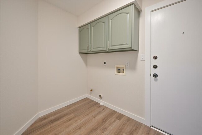 Building Photo - 13364 Amasia Dr