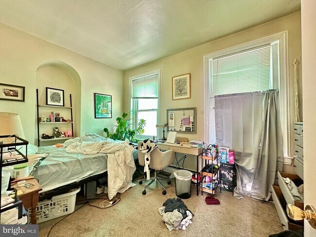 Building Photo - 1429 W Norris St