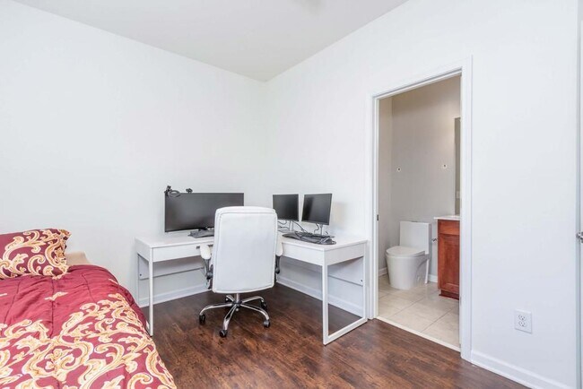 Building Photo - 2345 Limehurst Dr