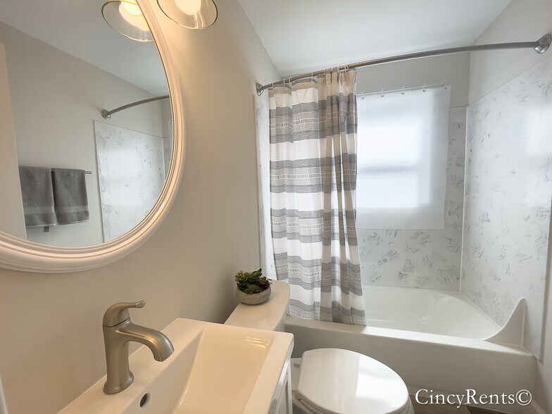 Building Photo - 3970 N Fordham Pl