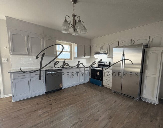 Building Photo - 1713 E T C Lea Rd