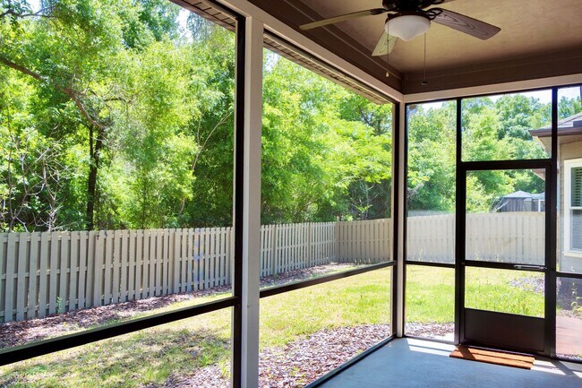 Building Photo - Vibrant 4/3 home in Longleaf!