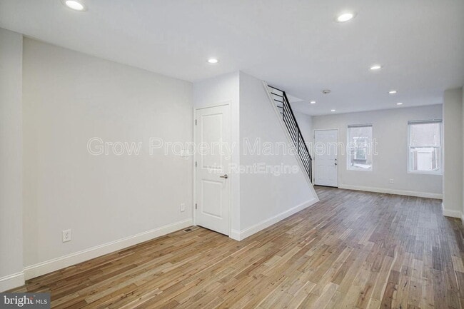 Building Photo - 2028 E Firth St
