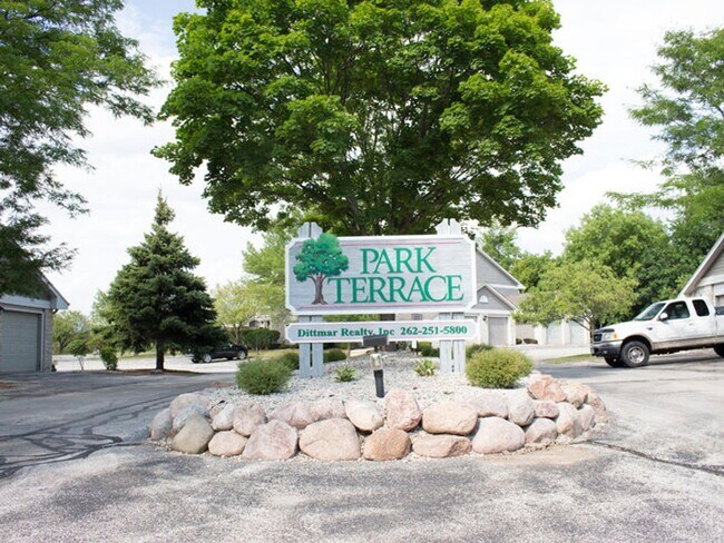 Building Photo - RENOVATED Condo Style Lower 1 Bedroom 1 Bathroom Apartment Available