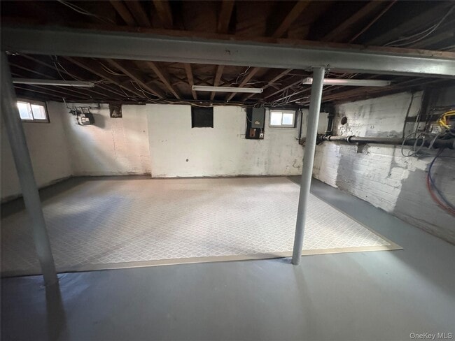 Building Photo - 13 Parkview Pl