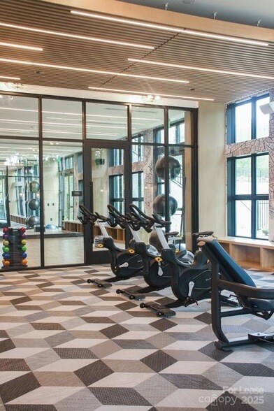 Building Photo - 9132 Senator Royall Dr