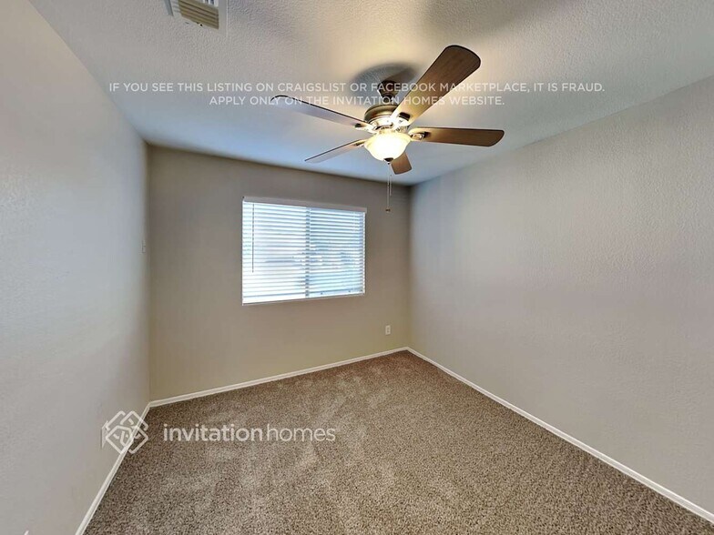 Building Photo - 1039 E Desert Moon Trail