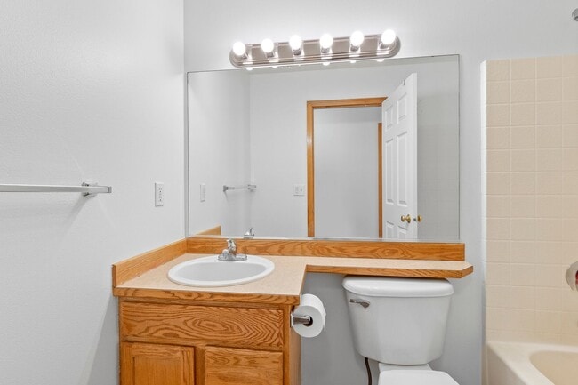 Building Photo - 4 bedroom 3 bath home with 3 car garage in Cheney