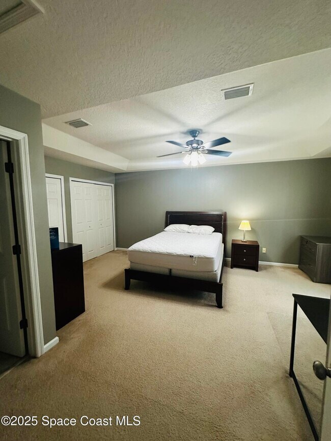 Building Photo - 890 Luminary Cir