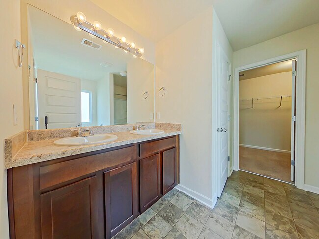 Building Photo - 156 Sims Ct