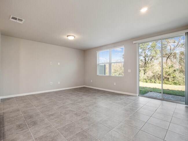 Building Photo - 658 Legacy Lp
