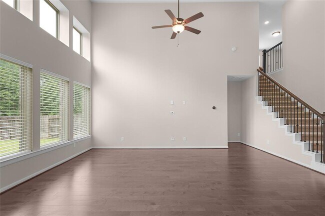 Building Photo - 23827 Via Leoni Dr