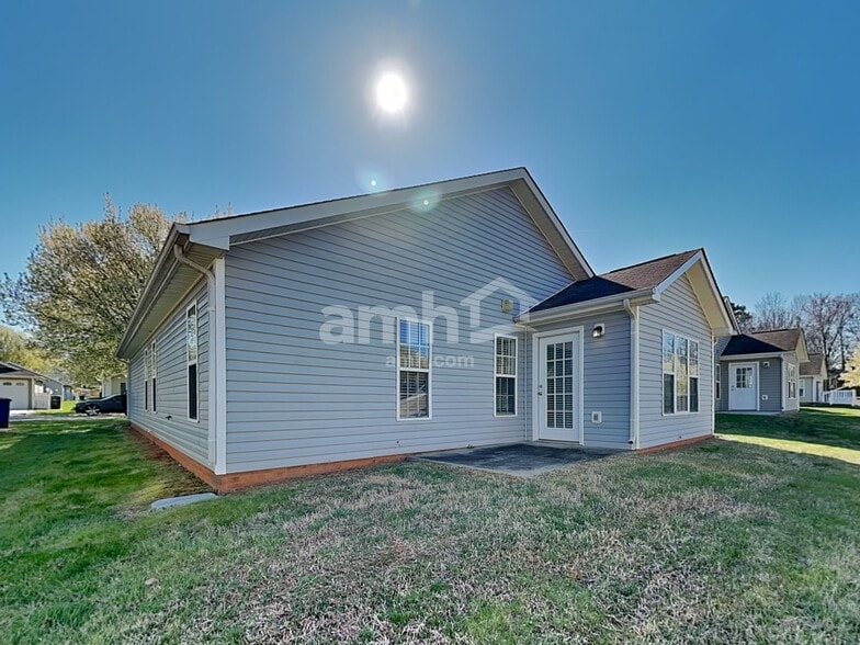 Building Photo - 124 Tudor Downs Rd
