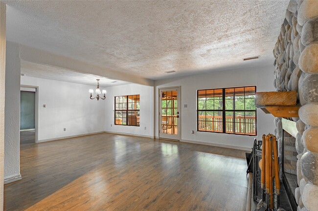 Building Photo - 73 Thomas Lake Rd