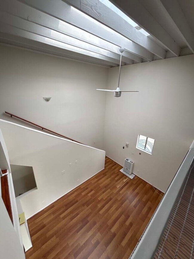 Building Photo - 915 Broadway St