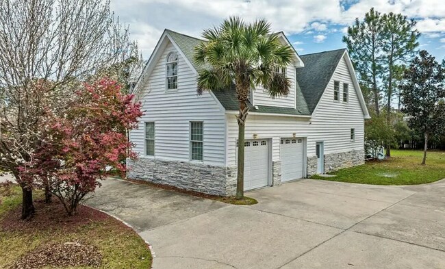 Building Photo - 117 Santa Barbara Ave