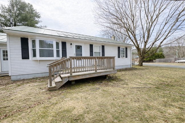 Building Photo - Lebanon - 3 Bed, 2 Bath house - $4200 plus utilities