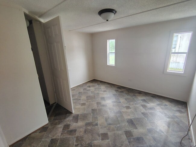 Building Photo - 208 Spruce St