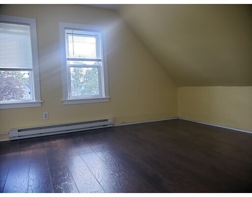 Building Photo - 67 Wales St