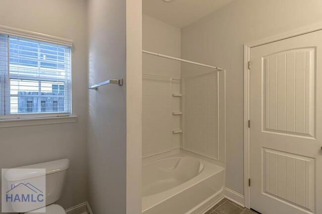 Building Photo - 260 Rutledge Dr