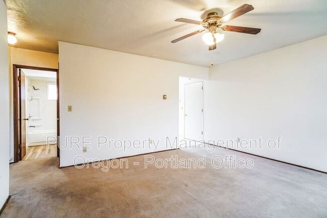 Building Photo - 8011 SE Otty Rd