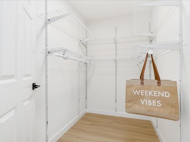 Building Photo - 1004 McDonald Ave