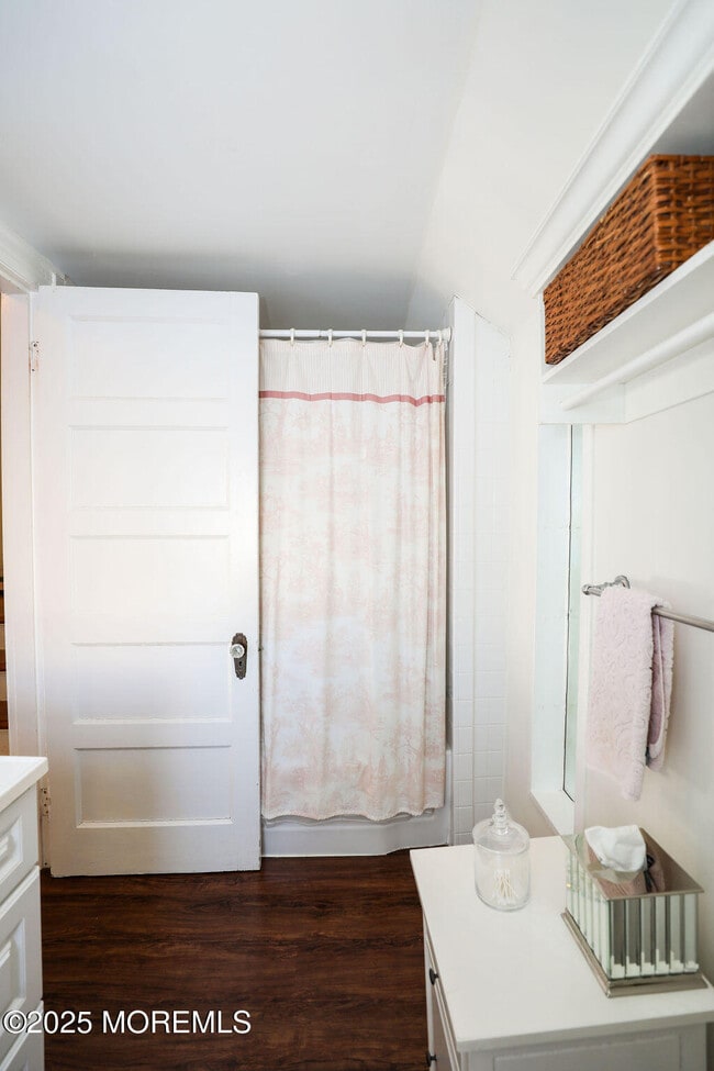 Building Photo - 17 Beach Rd