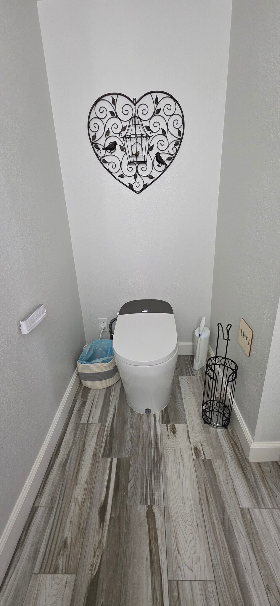 Bidet in Half Bath - 985 Juniper Ct