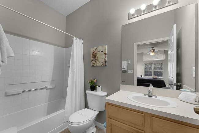 Building Photo - 4-Bedroom, 4-Bathroom in Kissimmee ***MOVE-IN SPECIAL/50% 2ND MONTH***(FURNISHED/OPTIONAL)