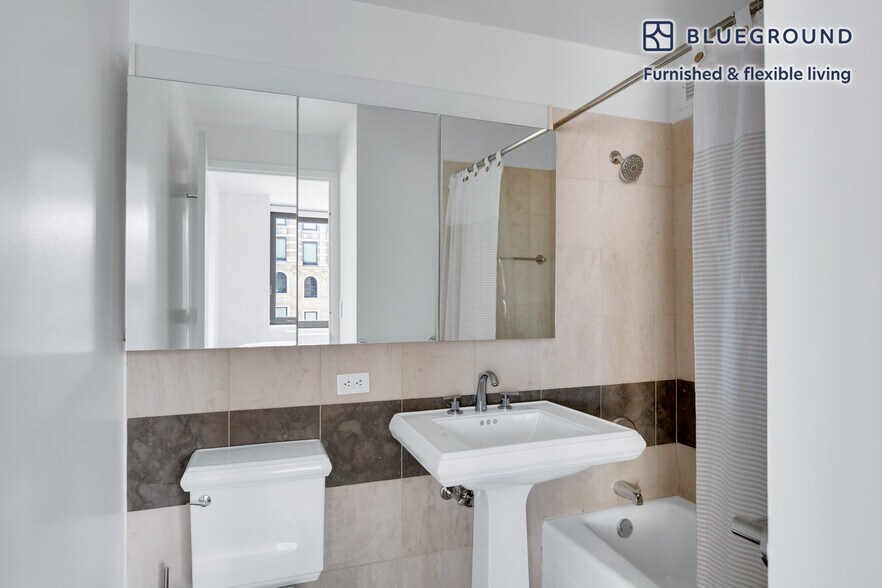 Building Photo - 1 Union Square South